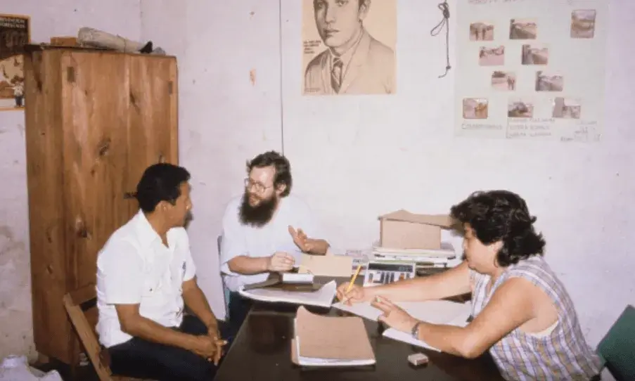Signatura de l'agermanament entre Arbúcies i Palacagüina, el 1986.