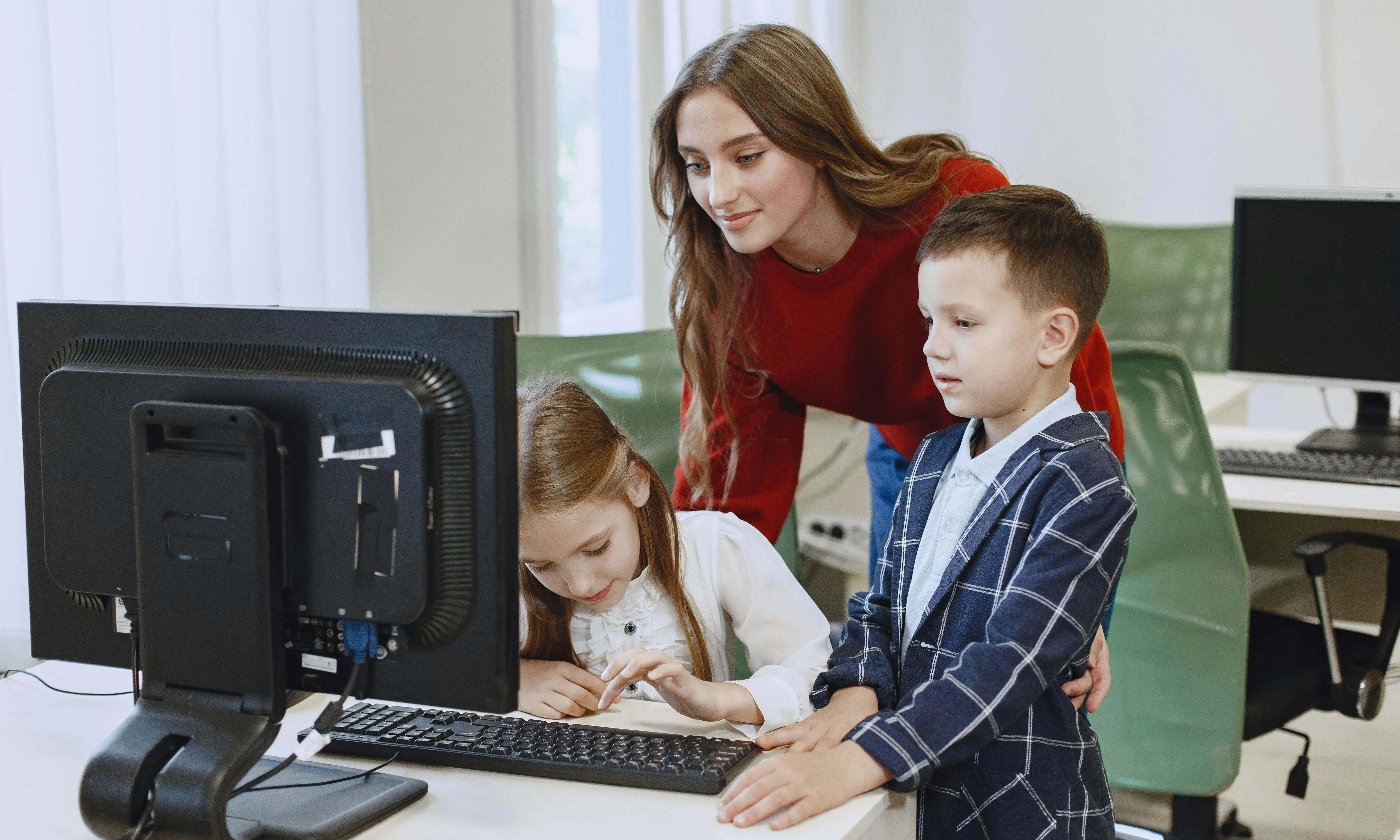 La intel·ligència artificial i les noves metodologies estan redefinint l’educació digital.
