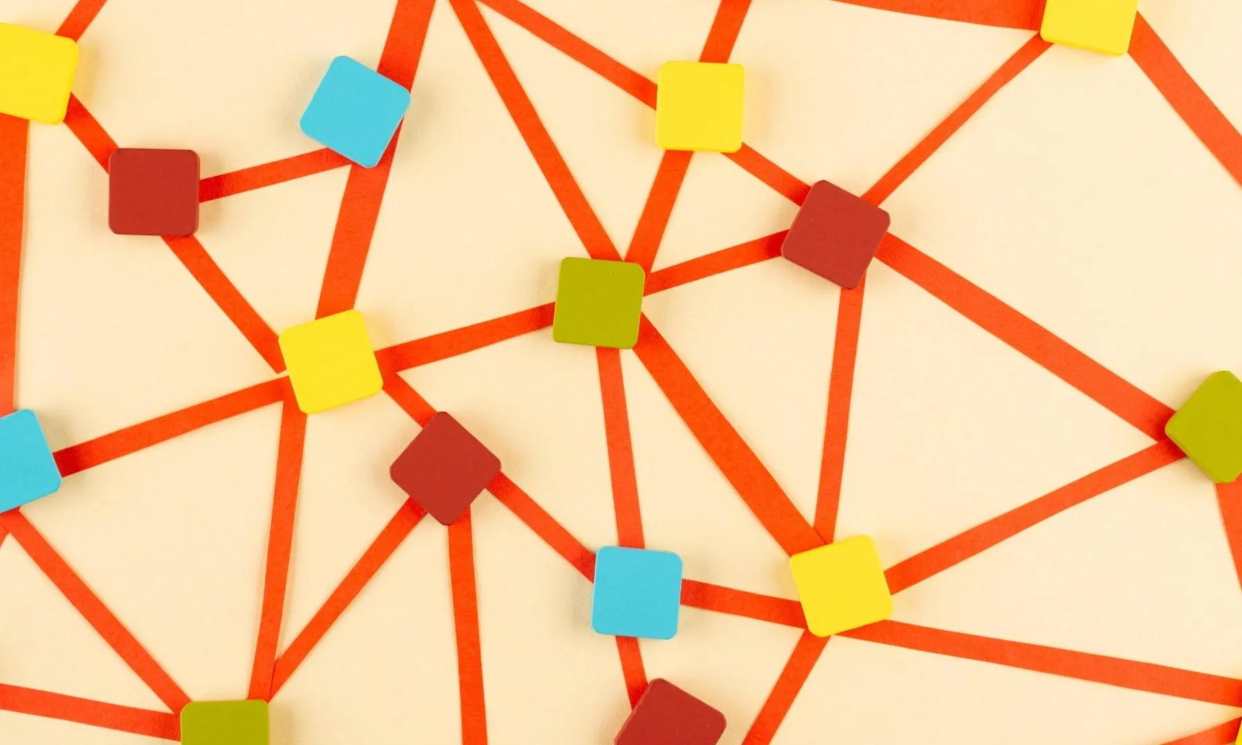 Il·lustració amb diversos nodes connectats entre si que simbolitzen una xarxa comunitària i la interconnexió de les infraestructures digitals.