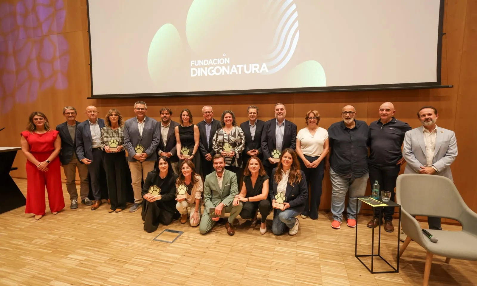 Fotografia dels premiats dels primers Premis de la Fundació Dingonatura.