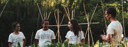 Membres d'Eixarcolant amb la samarreta de la campanya Font: Eixarcolant