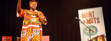 Boni Ofogo, un dels narradors del Festival - Font: Munt de Mots Font: 