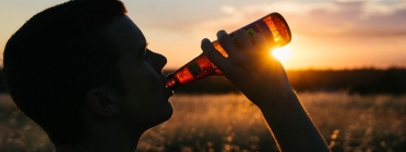 El consum no responsable d'alcohol pot suposar un greu problema de salut, especialment entre la població més jove Font: StockSnap a Pixabay