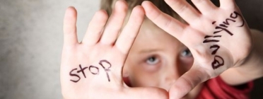 Noi amb les mans pintades amb el lema: stop bullying Font: tumblr
