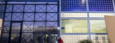El Grup de visites al CIE de la Fundació Migra Studium convoca cada any una vetlla davant del CIE de la Zona Franca de Barcelona. Font: Fundació Migra Studium