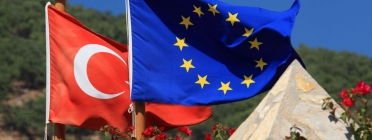 Bandera de la UE i Turquia. Font: PublicDomainPictures Font: 