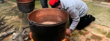 Preparació de la sopa de Verges d'enguany. Font: Xarxes socials de la Federació d'Escudelles, Ranxos i Sopes Històriques de Catalunya
