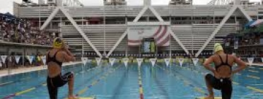 Nadadores a punt de competir. Font: web de l'Ajuntament de Barcelona Font: 
