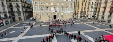 Llaços per la Sida a la Plaça Sant Jaume de Barcelona. Font: Comitè 1r de Desembre – Plataforma Unitària d’ONG Sida de Catalunya
