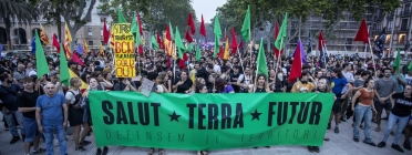 Milers de joves s’han manifestat pels carrers de Barcelona, aplegats sota el moviment ‘Salut, Terra, Futur’. Font: @Arran_jovent (X)