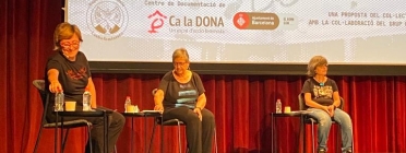 Núria Casals participant en un acte com a activista feminista i lesbiana. Font: Ca la Dona