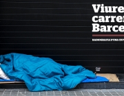 Portada de l'informe ‘Viure al carrer a Barcelona. Radiografia d’una ciutat sense llar’. Font: Arrels Fundació