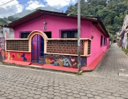 La Casa Aq'ab'al es un refugi per a dones víctimes de violèncias de gènere a Guatemala. Font: Kemonïk