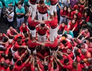 Les colles castelleres es reuneixen per actuar a la plaça Sant Jaume. Font: Ajuntament de Barcelona