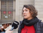 La Maria Campuzano, portaveu de l'Aliança contra la Pobresa Energètica, a les portes de l'Ajuntament de Barcelona. Font: APE