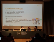 Sara Borrella i Lady Pazmiño presentant el projecte Wemin a la Jornada Òmnia 2023. Font: Marta Alonso