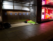 Cada dia augmenta el nombre de joves migrants que dormen al carrer Font: Pixabay