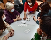 L'objectiu de 'Tarda juganera' és formar a professionals que treballen amb diferents col·lectius, per incloure els jocs de taula com a eina de treball. Font: CeDRe de la Coordinadora ONG Solidàries