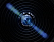 Detall d'una lent d'una càmera de fotos. Font: Gerd Altmann (Pixabay)