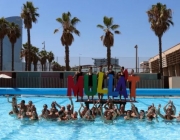 Una imatge de l'edició del 'Mulla't' de l'any passat en una piscina de Barcelona. Font: Fundació Esclerosi Múltiple