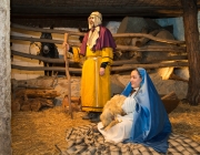Detall del naixement de Jesús del pessebre vivent de Sant Fost de Campsentelles. Font: Pessebre Vivent de Sant Fost de Campsentelles