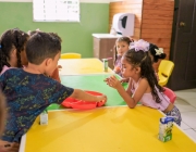 Infants en una aula d'escola. Font: Pexels - Alejandra Montenegro