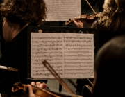 Orquesta tocant. Font: Pexels -cottonbro studio