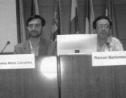 L'octubre del 2003, Josep Maria Canyelles i Ramon Bartomeus van presentar el projecte de Xarxanet a les II Jornades de Voluntariat Penitenciari. Font: Federació Catalana del Voluntariat Social Font: Federació Catalana del Voluntariat Social