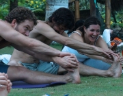 Relaxació. Font: Ecuador Yoga Festival (Flickr) Font: 