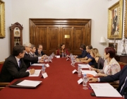Imatge amb representants de la comissió independent durant el dia de la presentació Font: ICAB