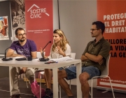 Yabel Pérez, de la cooperativa Sostre Cívic, i Carme Arcarazo, del Sindicat de Llogateres, durant la presentació de l'acord a l'Ateneu Enciclopèdic Popular de Barcelona. Font: Sostre Cívic. Font: Sostre Cívic