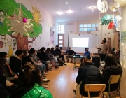 Una visita d'un institut a l'Escola Popular Balàfia per conèixer el projecte. Font: Escola Popular Balàfia