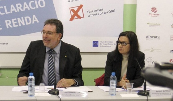 El conseller Josep Lluís Cleries defensant la gestió del 0,7 de l'IRPF