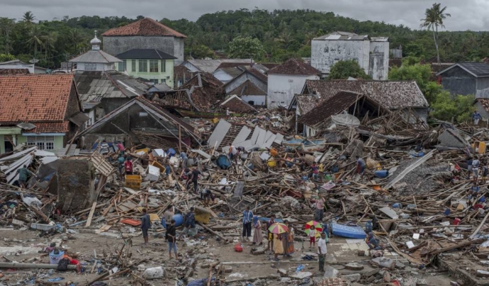 El tsunami ha destruït centenars de cases Font: Europa Press