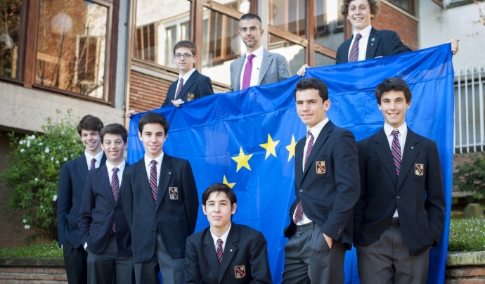’equip d’alumnes de 4t d’ESO que s’ha presentat al concurs Euroscola  Font: Escola Viaró de Sant Cugat