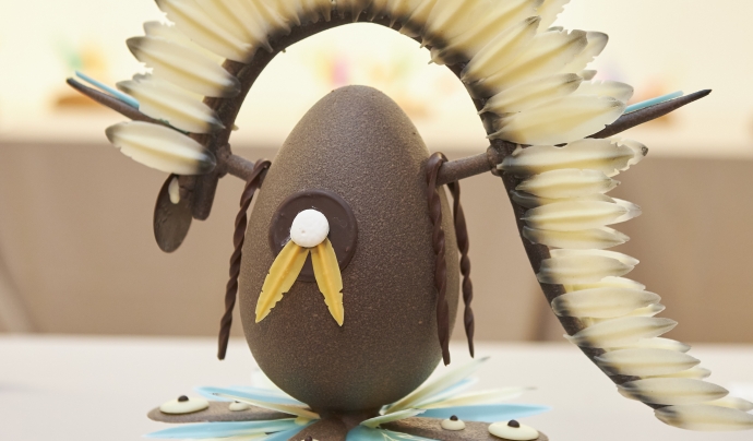 La mona premiada de Sant Tomàs es diu 'Cap ou sense plomes'. Font: Fundació Sant Tomàs