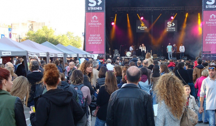 La Fira d'Entitats de Voluntariat de Girona coincideix amb el festival Strenes. Font: FCVS