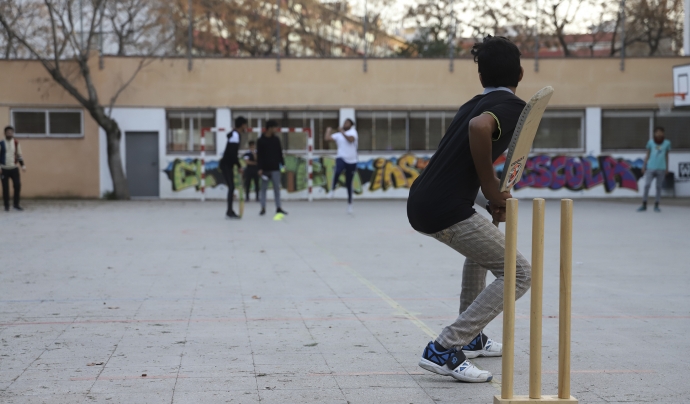 Els espais habilitats per al críquet són pistes esportives o patis d'algunes escoles o instituts de la ciutat Font: Criquet Jove Barcelona