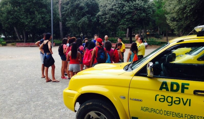 Voluntaris de l'ADF i els joves del Casal de Figueres Font: 