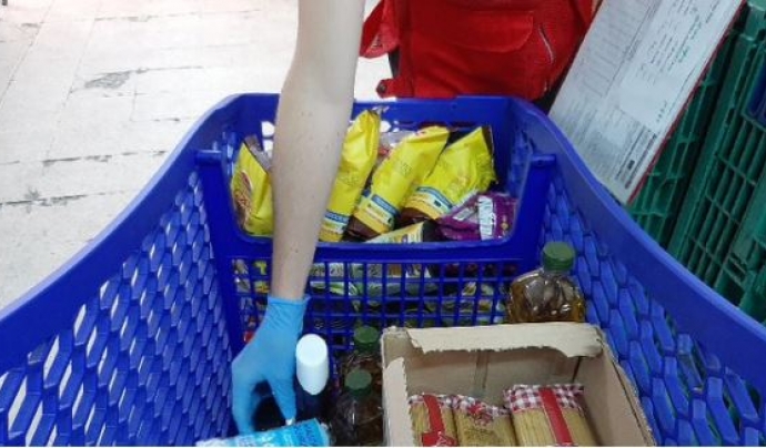 La Creu Roja ha distribuït gairebé 4,5 milions d’aliments, 11.301 kits d’ajuda bàsica i 62.156 targetes de prepagament des del març del 2020. Font: Creu Roja Catalunya