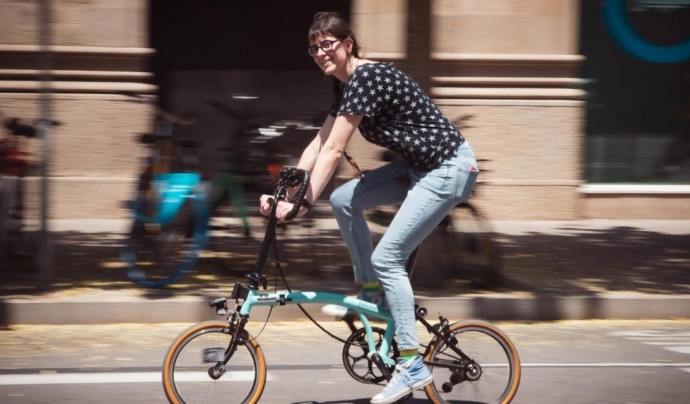La bicicleta és un mitjà de transport saludable, pràctic i ecològic. Font: Bicicleta Club de Catalunya