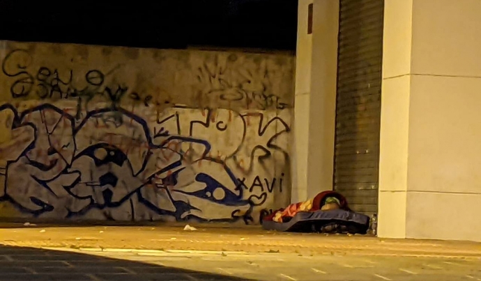 Una de les persones que es va localitzar dimarts dormint al carrer a Badalona. Font: Taula Sense Llar de Badalona