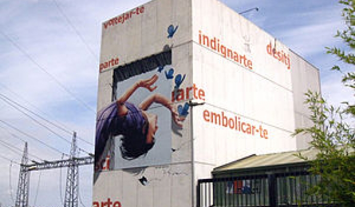 Edifici de l'Ateneu Popular de 9 Barris, que gestiona l'Associació Bidó de Nou Barris. Font: Wikipedia