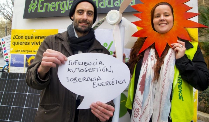 Imatges de la campanya de Greenpeace #energiaciutadana Font: twitter @jesusiglesias
