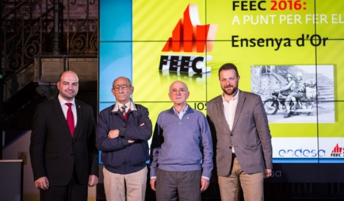 Jordi Pons rebent la Ensenya d'Or de la FEEC. Imatge de la FEEC.  Font: FEEC