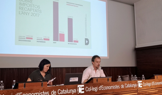 Xavier Casanovas i Sònia Fuertes a la jornada 'Fiscalitat justa'. Font: Taula del Tercer Sector