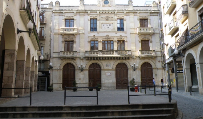 L'emblemàtica plaça del Blat de Valls, símbol de la tradició castellera