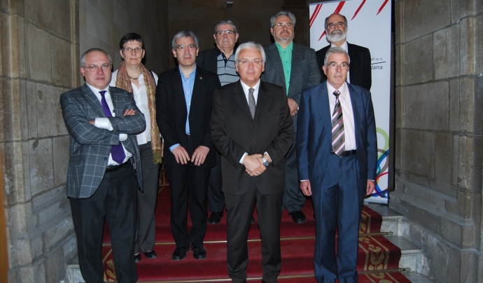 El Conseller de Cultura, Ferran Mascarell, amb els promotors de la iniciativa Font: 