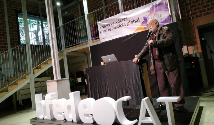 L'activista i economista, Arcadi Oliveres, celebrant els 30 anys de Lafede.cat Font: Twitter @Lafede_cat