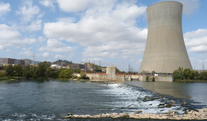 Central nuclear situada a Ascó, a la Ribera d'Ebre. Font: Llicència CC